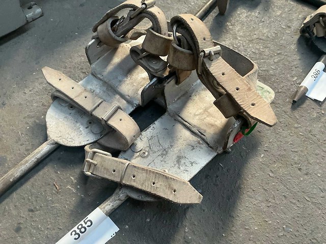 Schoenankers voor elektriciteitspalen (2x) - afbeelding 1 van  4