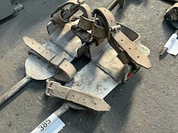 Schoenankers voor elektriciteitspalen (2x) - afbeelding 1 van  4