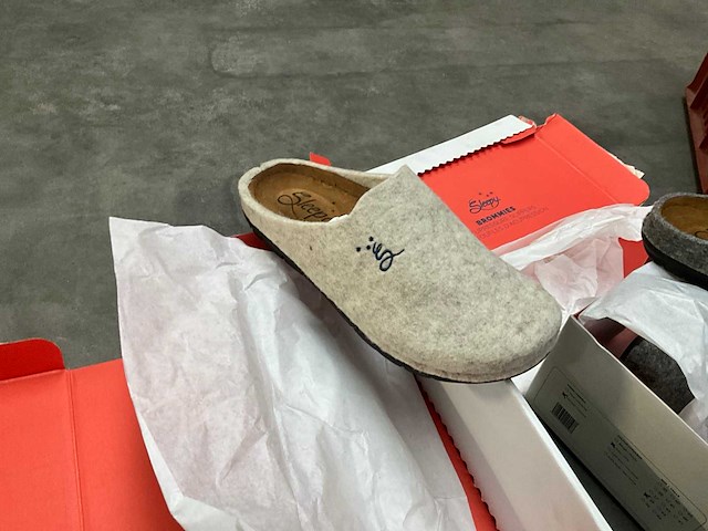 Schoenen dames (4x) + pantoffels (2x) - afbeelding 6 van  7