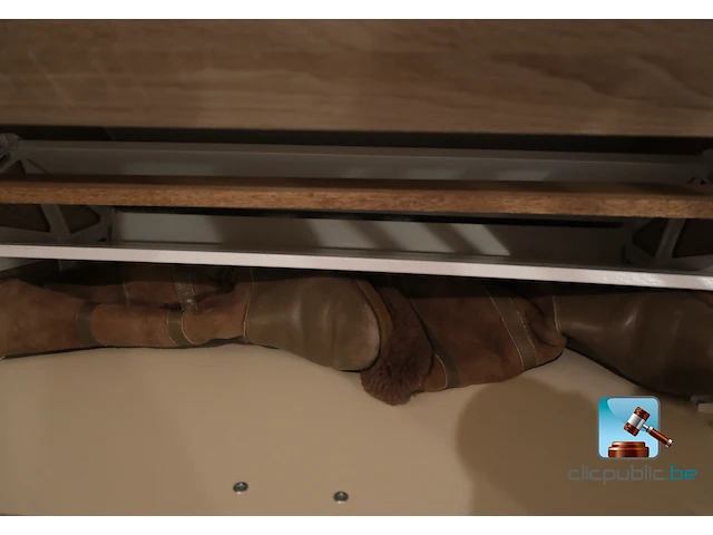 Schoenkast en inhoud - afbeelding 5 van  9