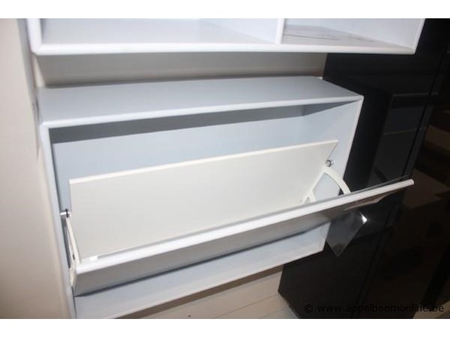 Schoenkastje hangend 4228 1dr - uitvoering frost 103 | hangkastje 7112 2x open vak (diepte 30cm) - uitvoering frost 103 - afbeelding 2 van  2