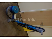 Schoenpoetser - afbeelding 7 van  10