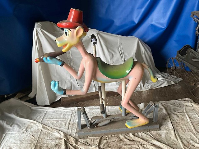 Schommelend carrouselaap - afbeelding 1 van  8