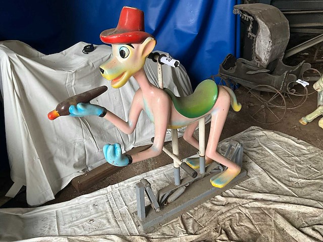 Schommelend carrouselaap - afbeelding 2 van  8