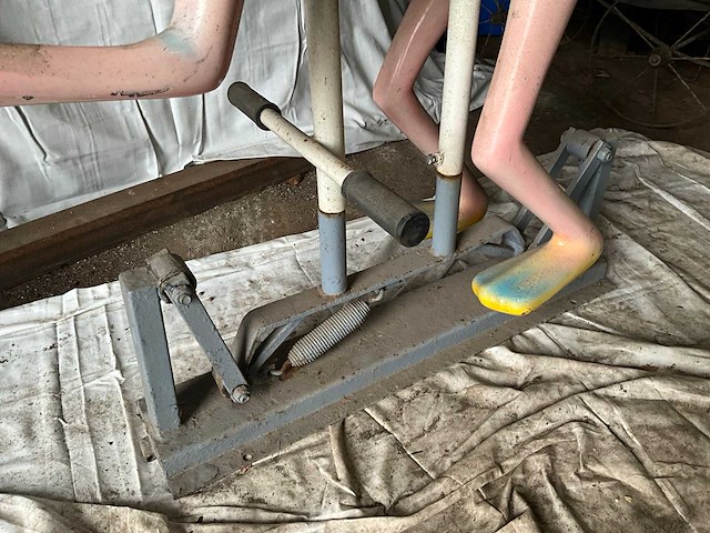 Schommelend carrouselaap - afbeelding 4 van  8