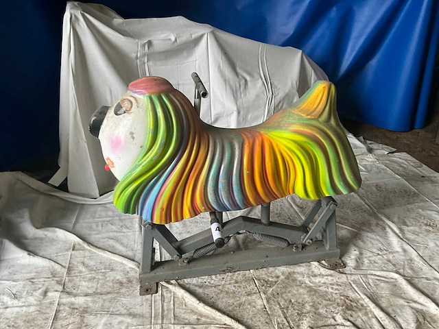 Schommelend carrouselhond - afbeelding 1 van  8
