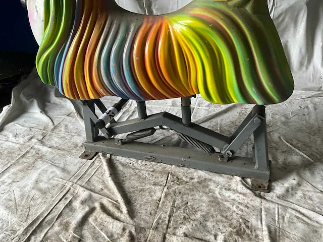 Schommelend carrouselhond - afbeelding 4 van  8