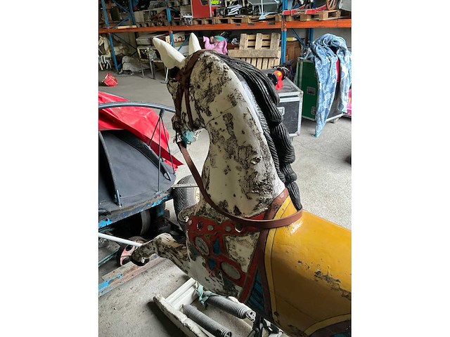 Schommelend carrouselpaard - afbeelding 2 van  15