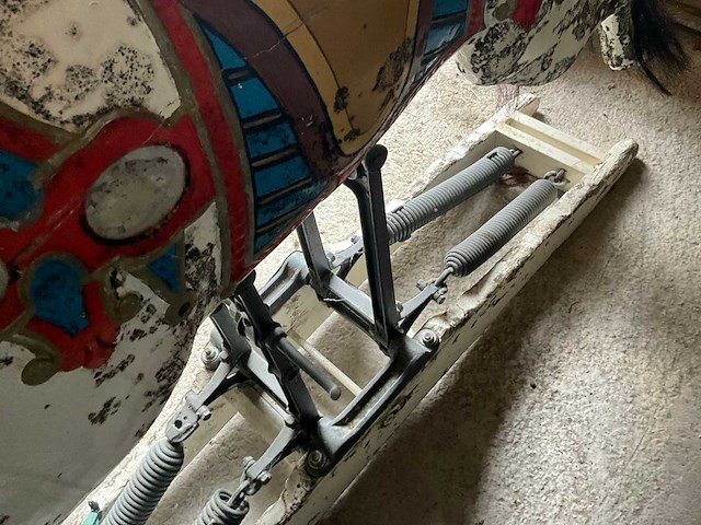 Schommelend carrouselpaard - afbeelding 5 van  15