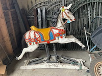 Schommelend carrouselpaard