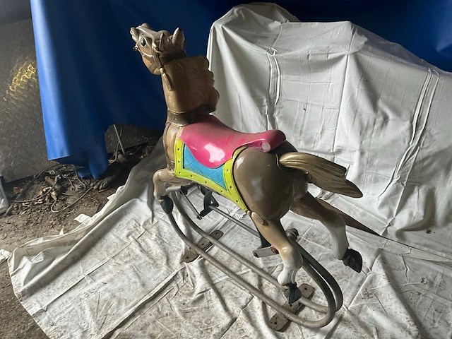 Schommelend carrouselpaard - afbeelding 4 van  8
