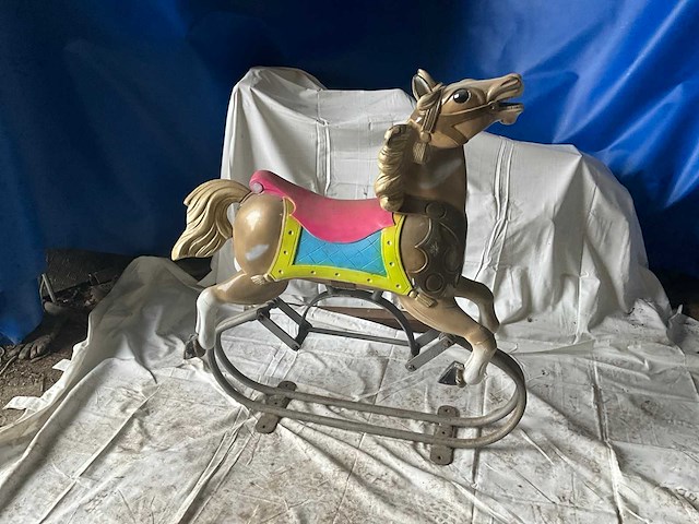 Schommelend carrouselpaard - afbeelding 6 van  8