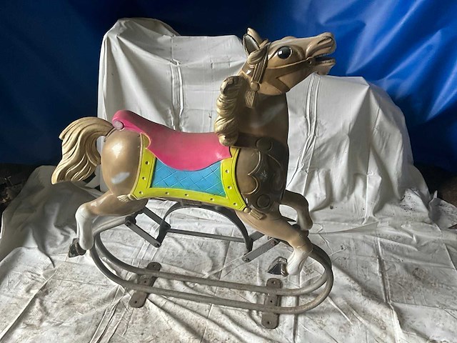 Schommelend carrouselpaard - afbeelding 8 van  8