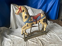 Schommelend carrouselpaard - afbeelding 2 van  8