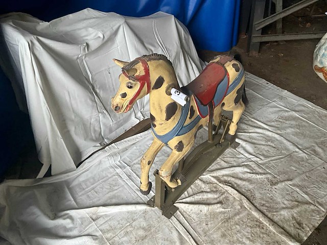 Schommelend carrouselpaard - afbeelding 4 van  8
