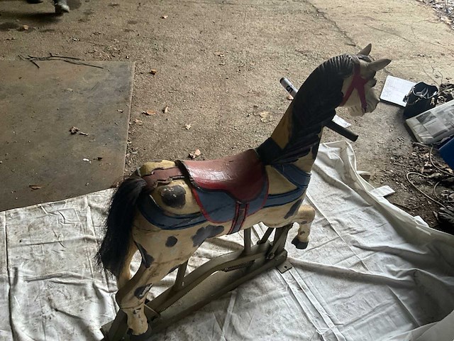Schommelend carrouselpaard - afbeelding 8 van  8