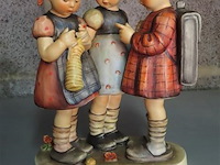 School girls - afbeelding 1 van  5