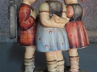 School girls - afbeelding 4 van  5