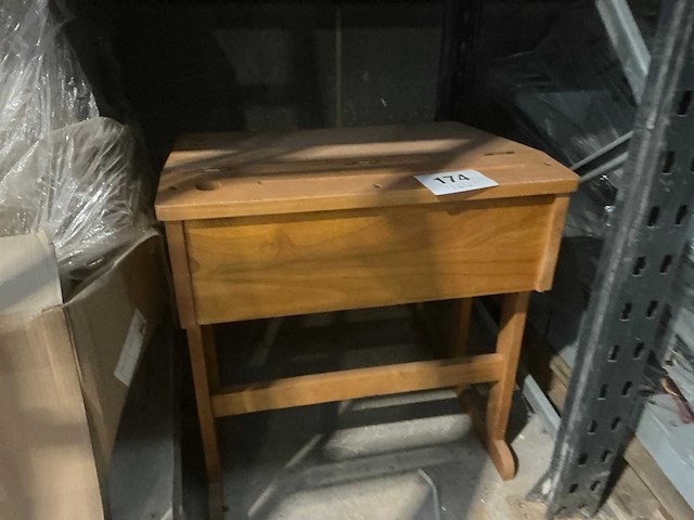 Schoolbank - afbeelding 4 van  4