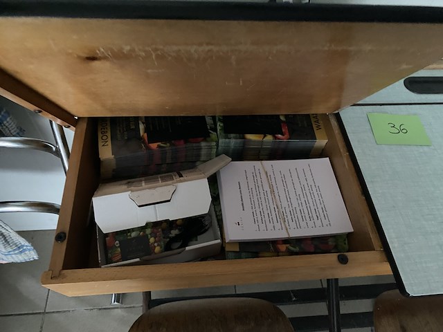 Schoolbank - afbeelding 3 van  4