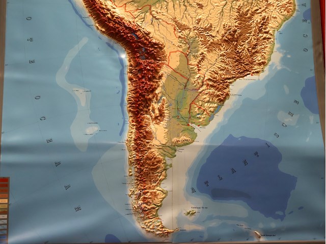 Schoolkaart met reliëf zuid amerika - afbeelding 3 van  4