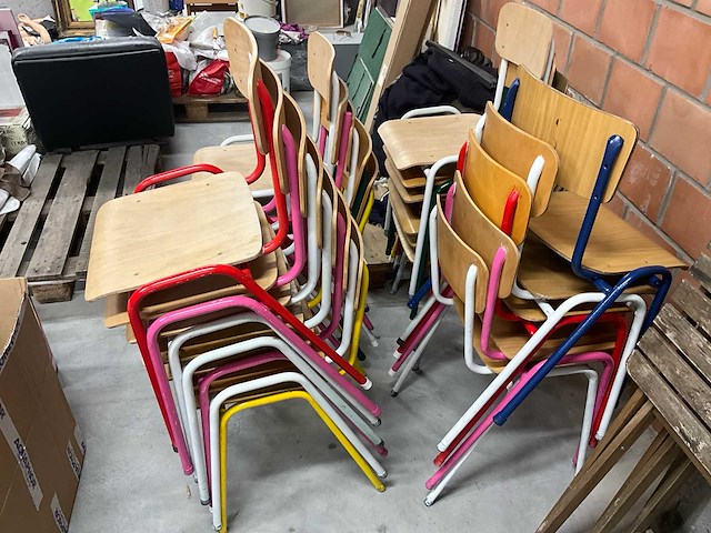 Schoolstoel in diverse kleuren (23x) - afbeelding 1 van  8
