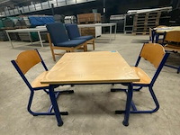 Schooltafel + 2 stoelen - afbeelding 1 van  2