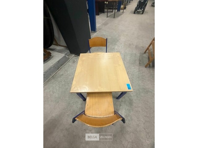 Schooltafel + 2 stoelen - afbeelding 2 van  2
