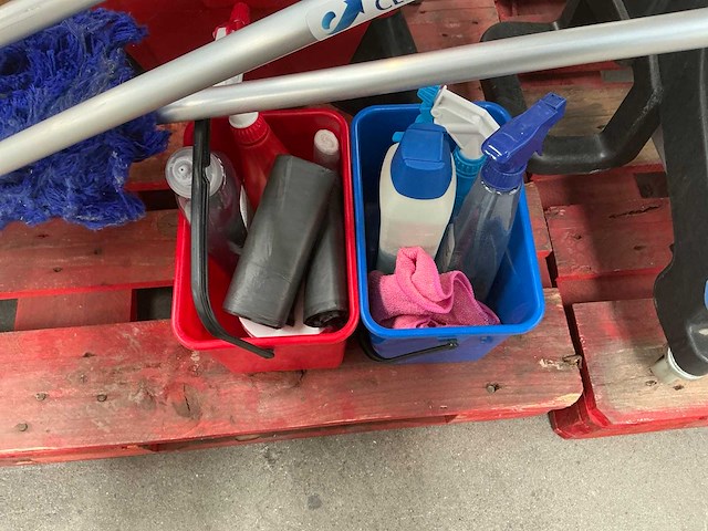 Schoonmaak benodigdheden/poetsgerief - afbeelding 9 van  11
