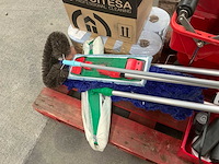 Schoonmaak benodigdheden/poetsgerief - afbeelding 10 van  11