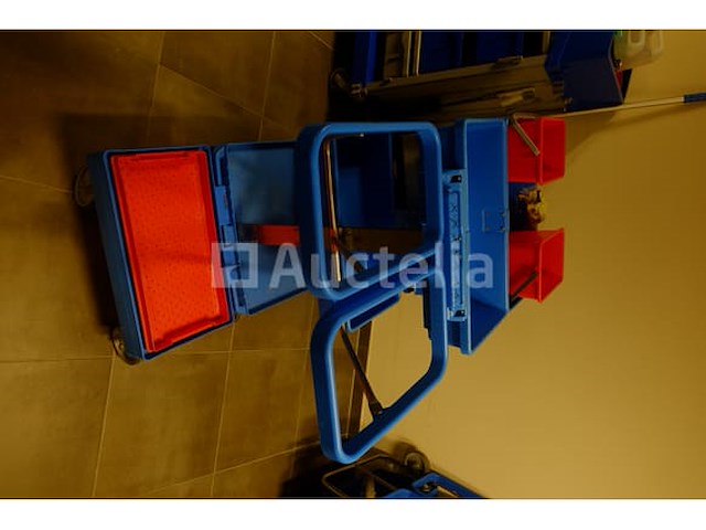 Schoonmaakkarretje - afbeelding 2 van  7