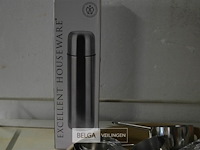 Schotel met thermokan en partij maatbekers - afbeelding 2 van  3