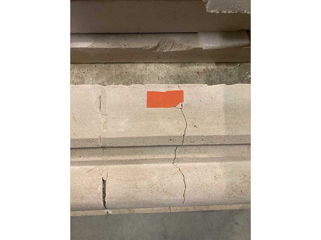 Schouw in bourgondische witsteen: savonnières (met breuk) - afbeelding 6 van  9