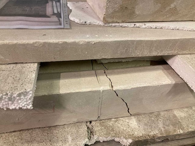 Schouw in bourgondische witsteen: savonnières (met breuk) - afbeelding 8 van  9