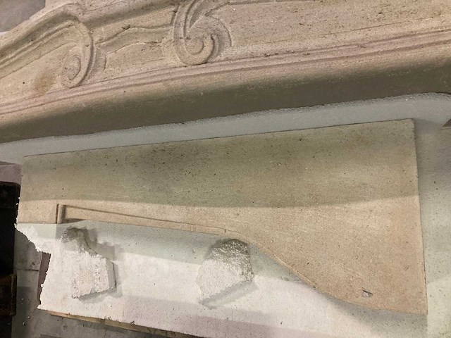 Schouw in bourgondische witsteen: savonnières - afbeelding 9 van  9