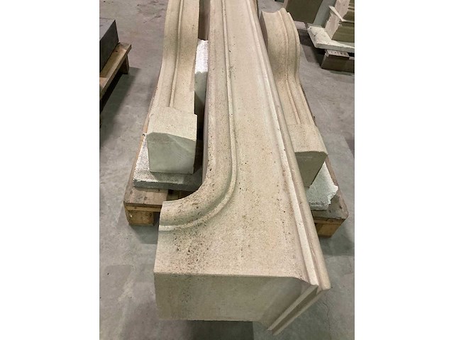 Schouw in bourgondische witsteen: savonnières - afbeelding 2 van  10