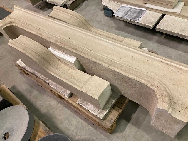 Schouw in bourgondische witsteen: savonnières - afbeelding 10 van  10