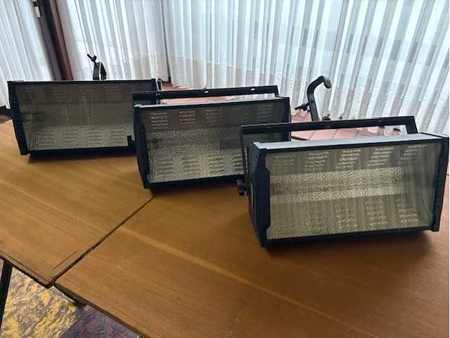 Schowtec - various light equipment (3x) - afbeelding 1 van  8