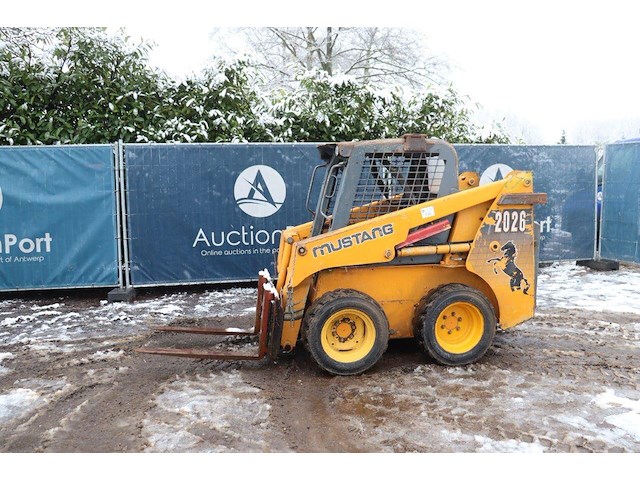 Schranklader mustang 2026 diesel 2006 - afbeelding 1 van  1