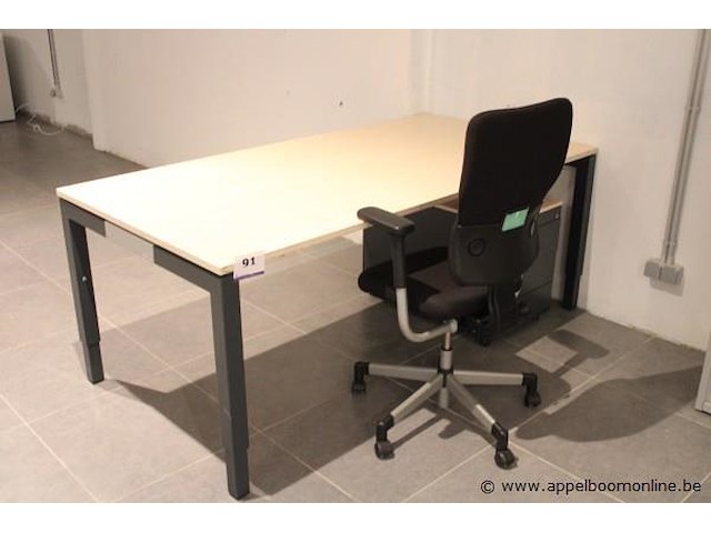 Schrijftafel plus ladenblok en bureastoel - afbeelding 1 van  1