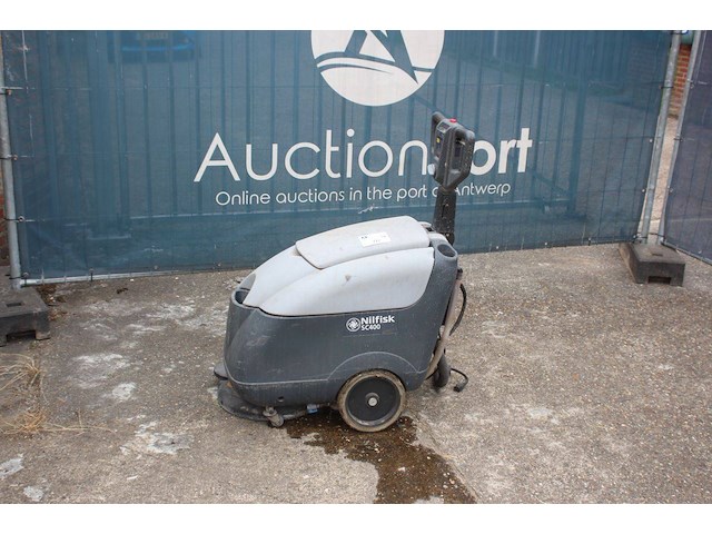 Schrobmachine nilfisk sc400-43b elektrisch 700w 2016 - afbeelding 1 van  1