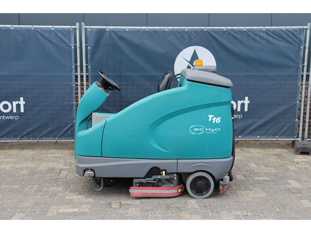 Schrobmachine tennant t16 elektrisch 3.9kw 2013 - afbeelding 1 van  1