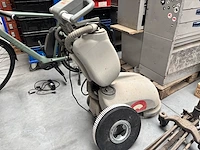 Schrobzuigmachine comac