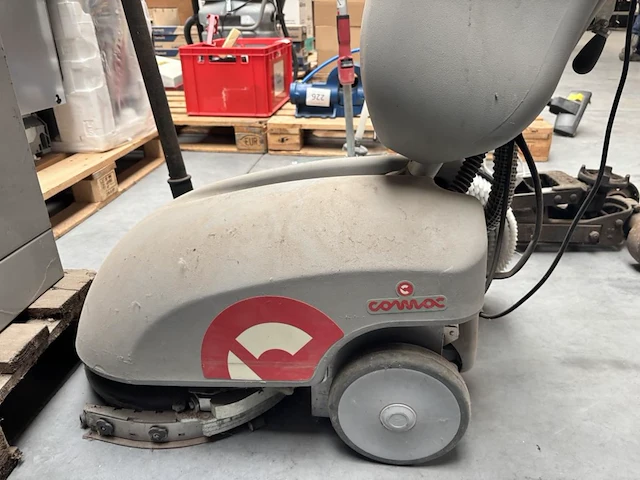 Schrobzuigmachine comac - afbeelding 3 van  4