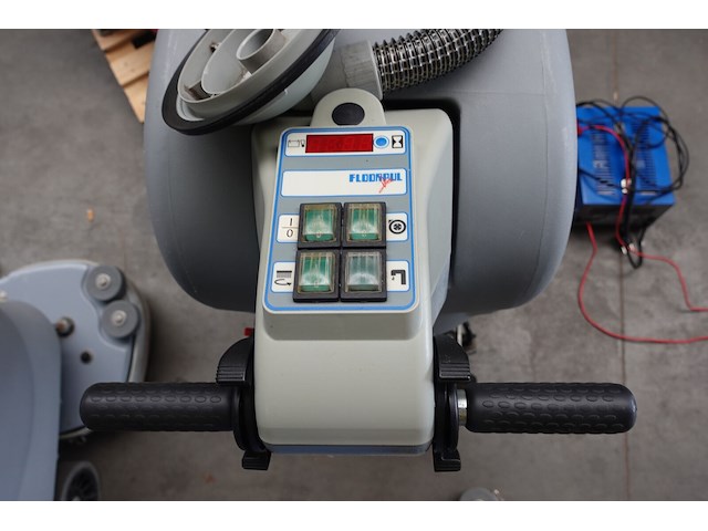 Schrobzuigmachine floorpul - afbeelding 12 van  15