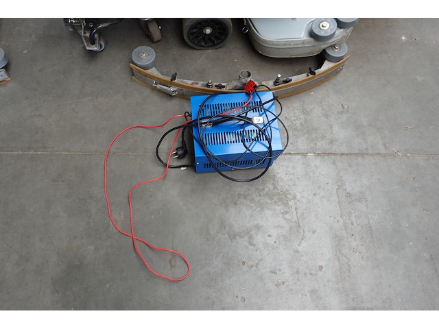 Schrobzuigmachine floorpul - afbeelding 15 van  15