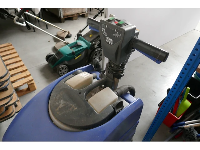 Schrobzuigmachine numatic - afbeelding 5 van  15