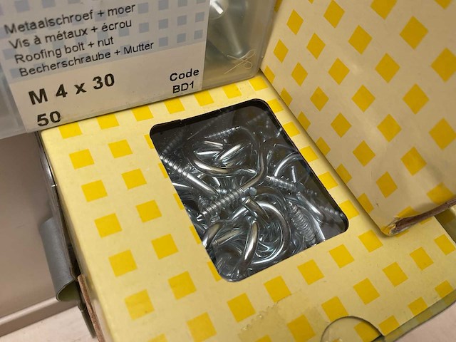 Schroef haken nagels moeren - afbeelding 3 van  4