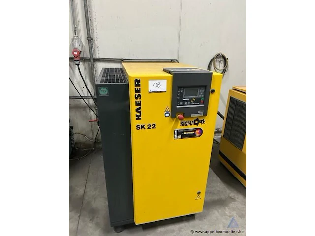 Schroefcompressor kaeser sk 22, bouwjaar 2014, vermogen van 11,0 kw en een maximale bedrijfsdruk van 11,0 bar. de compressor heeft 43.967 bedrijfsuren. - afbeelding 1 van  4