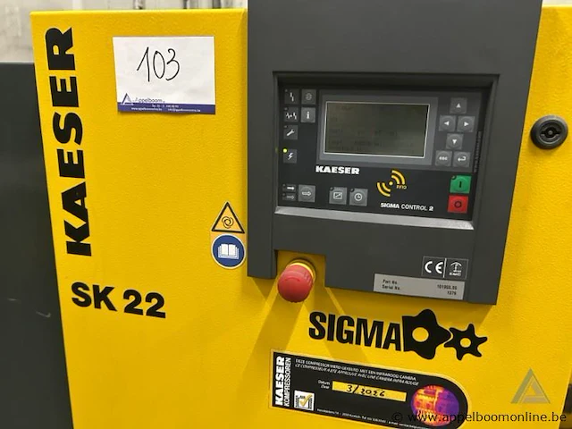 Schroefcompressor kaeser sk 22, bouwjaar 2014, vermogen van 11,0 kw en een maximale bedrijfsdruk van 11,0 bar. de compressor heeft 43.967 bedrijfsuren. - afbeelding 2 van  4